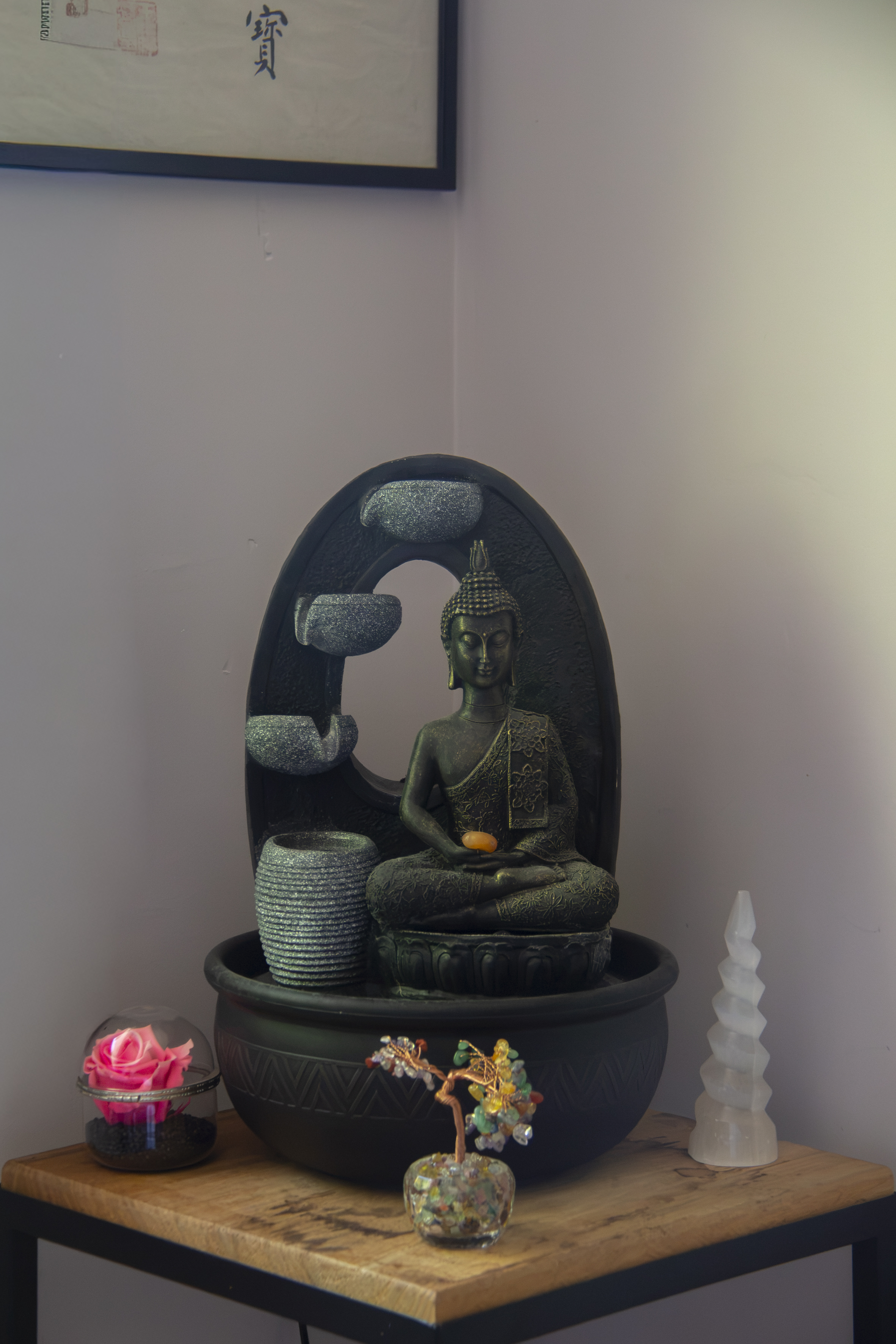 Décoration zen du cabinet, fontaine Bouddha et cristaux