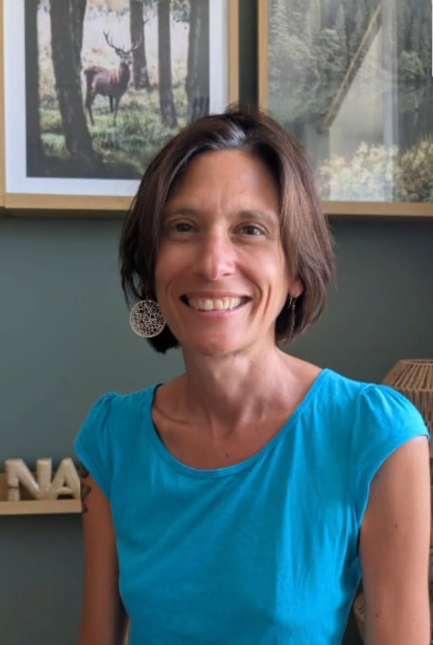 Saskia Reymond sophrologue, souriant